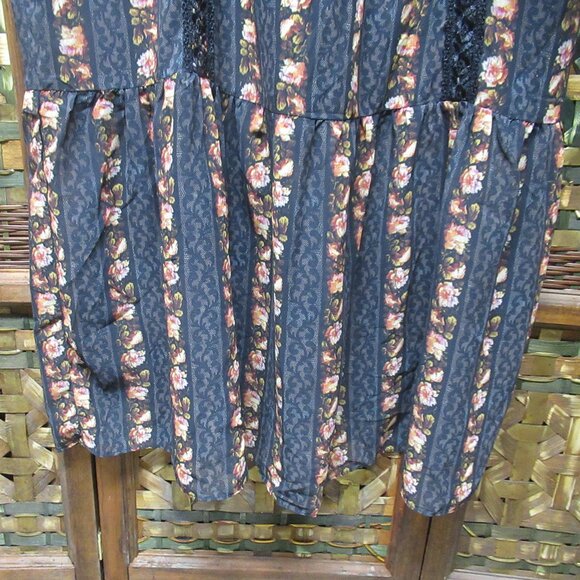 Ruffled Sleeveless Rose Maxi Dress - Picture 7 of 12